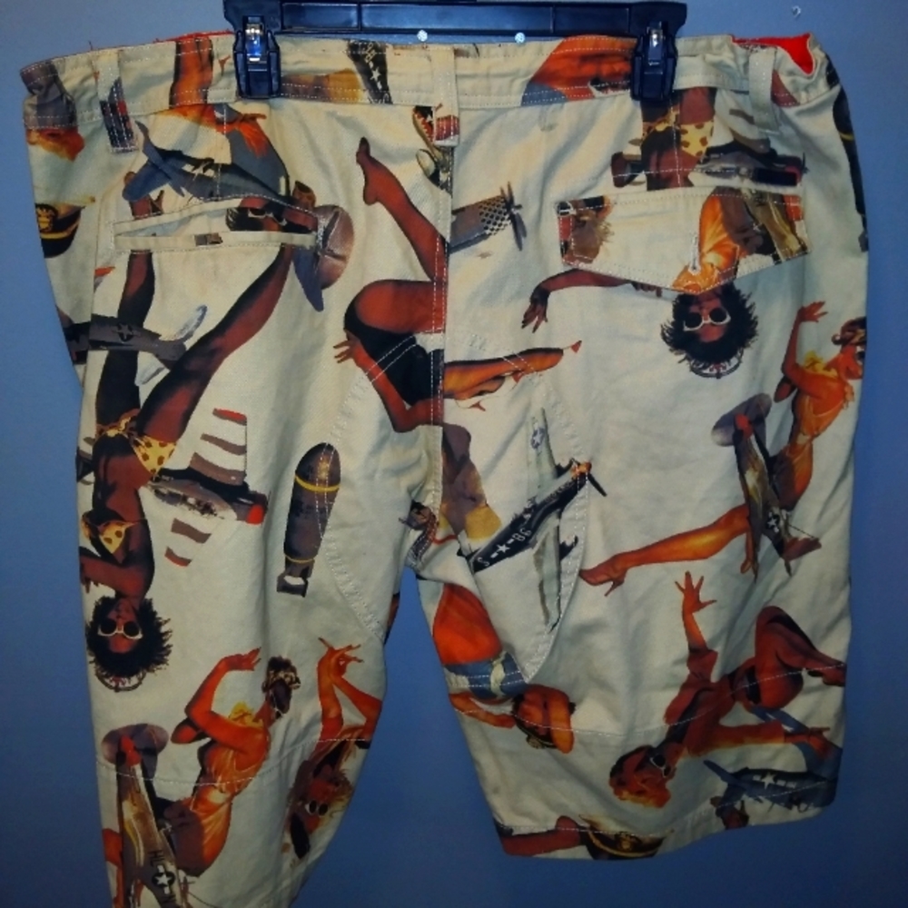 Akoo Brand size 44 Tan shorts